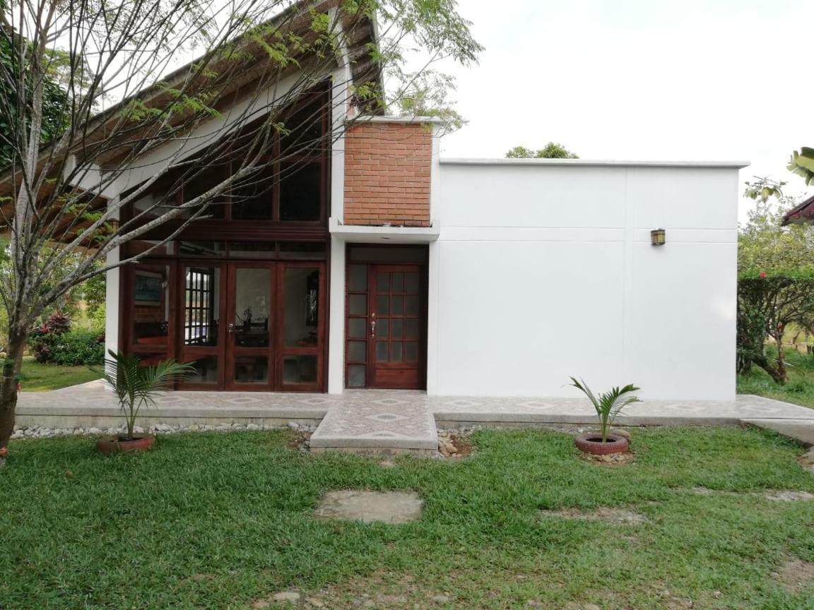 Hostal Suna Vito Puerto Asís Εξωτερικό φωτογραφία